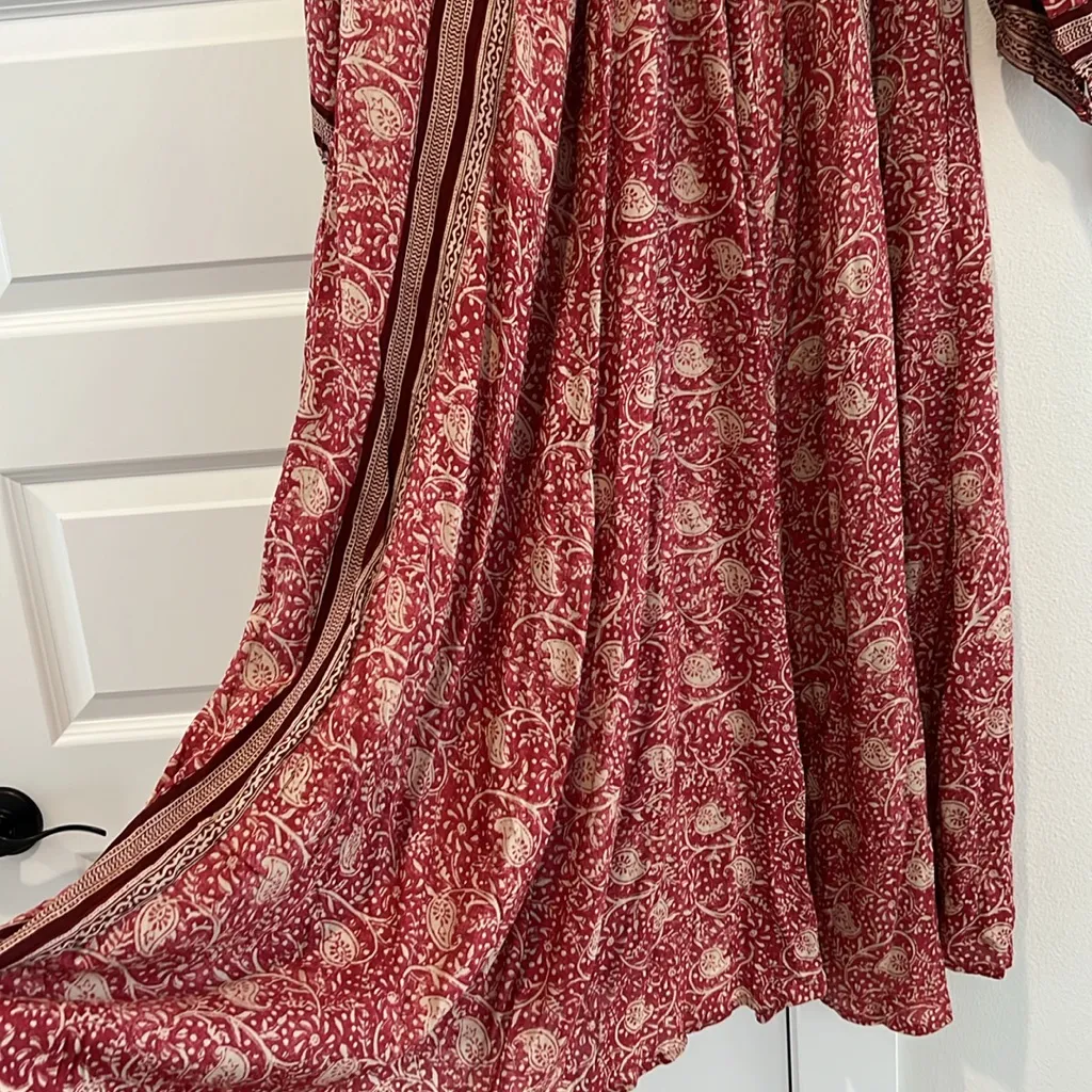 Elegant Red Patterned Maxi Dress Size M - Image 4