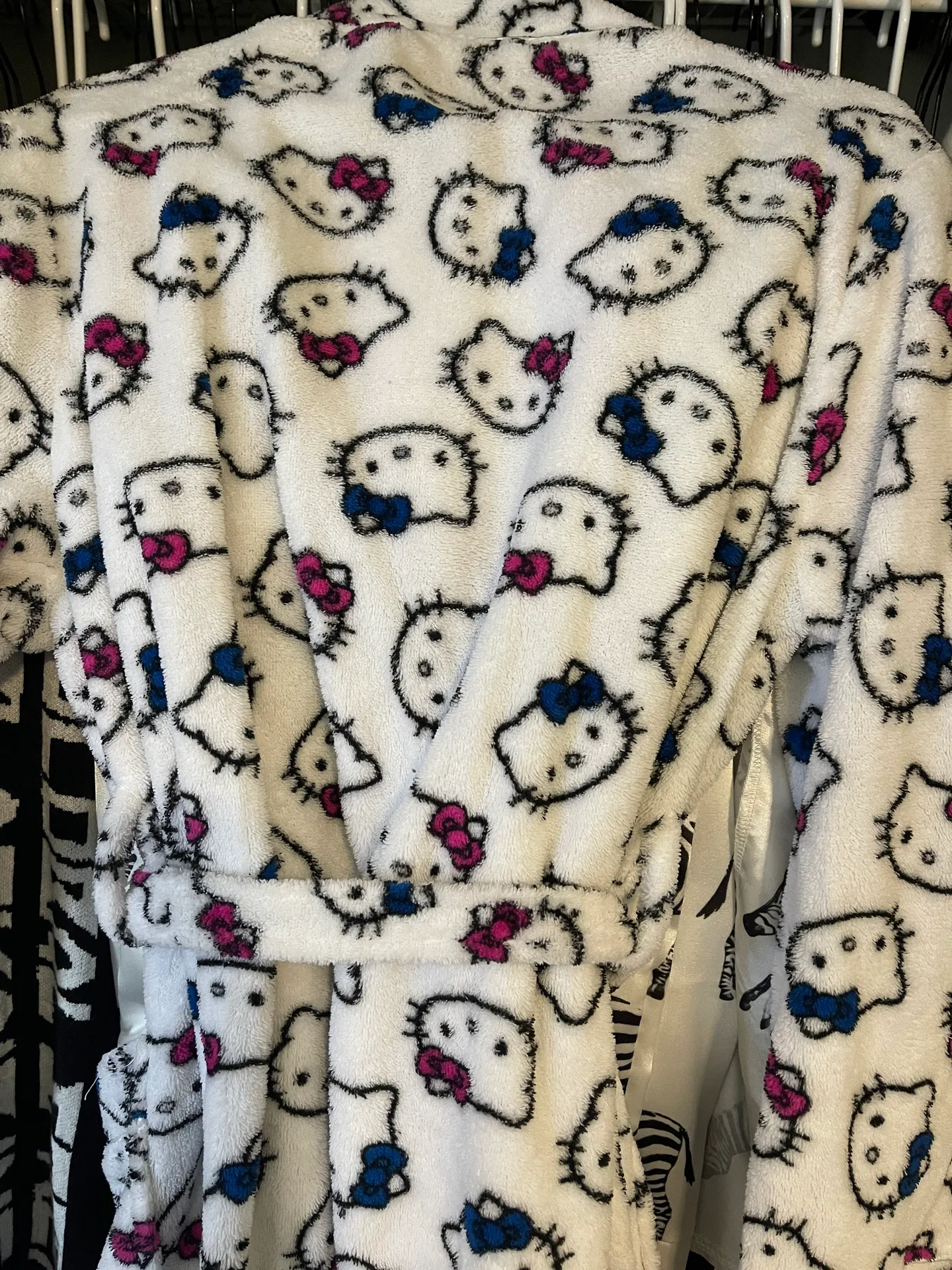 Hello Kitty Robe - Image 2