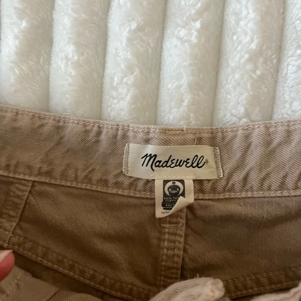 Madewell Women's Beige Baggy Jean Shorts - Image 6