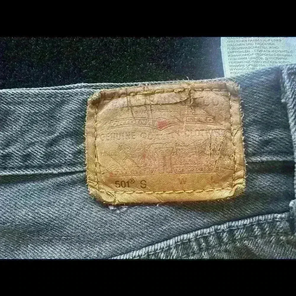 Levi’s 501 Distressed High-Waisted Black Denim Cutoff Shorts S26 90’s vintage - Image 6