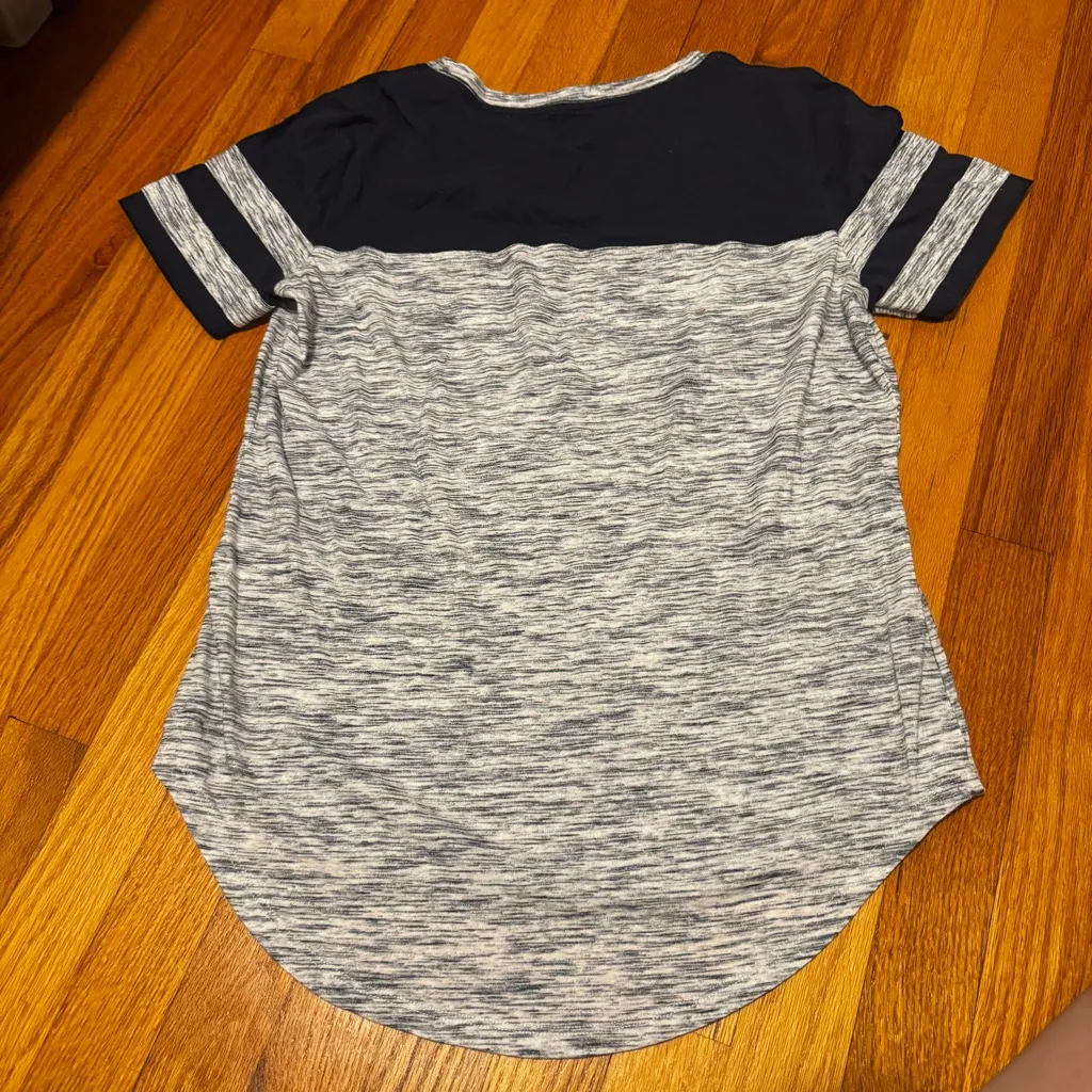 NFL Team Apparel New England Patriots Football Short Sleeve Shirt Large - Image 3