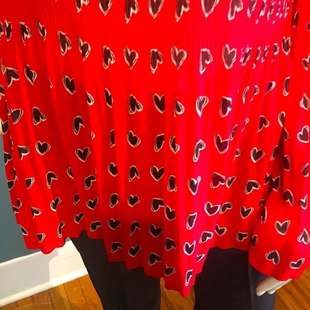 Gorgeous Accordion Bell sleeve heart ♥️ print top - Image 5