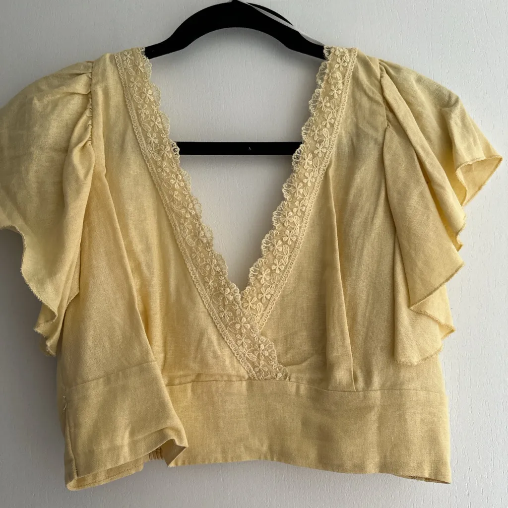 Love Tree Yellow Cropped  Blouse size L - Image 2