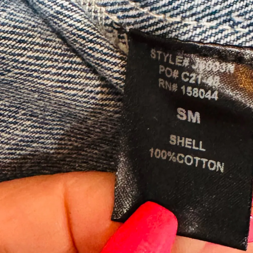 Altar’d State Chain Fringe Cropped Denim Jacket - Image 11