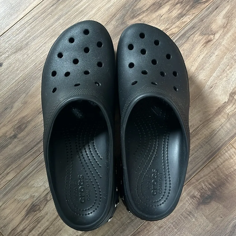 Crocs studded siren platform clog - Image 3