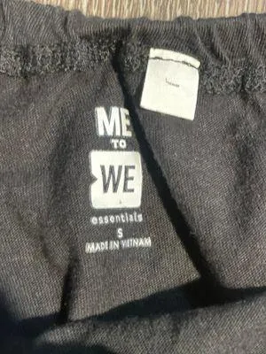 Black Off-Shoulder Crop Top - Image 4