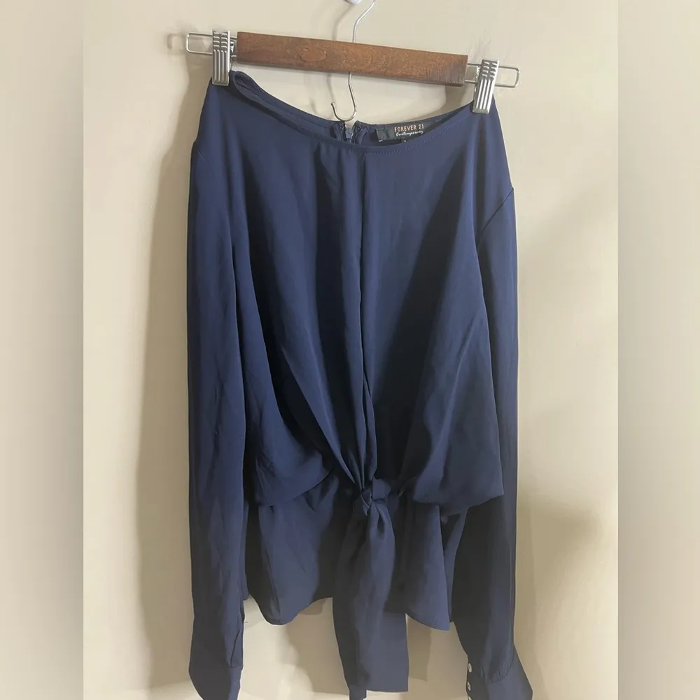 NWT forever 21 contemporary blouse size medium - Image 8