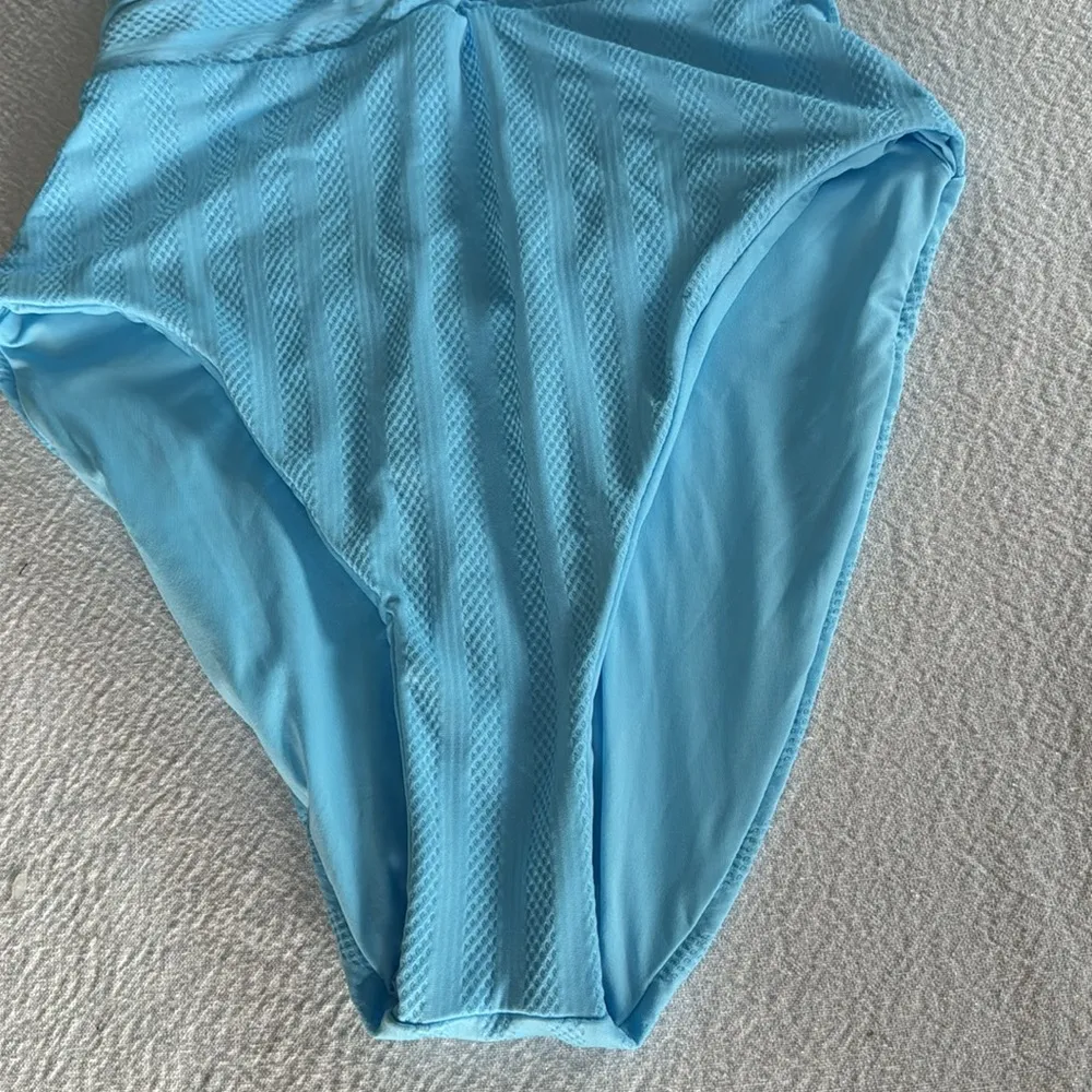 BECCA Prima. Twist Front One-Piece Swimsuit, Size Large, $148 - Image 8