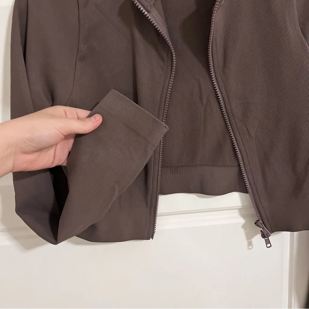 Set Active  Cropped Jacket Top - Image 5