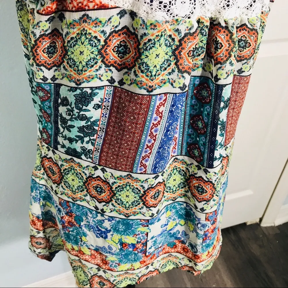 Fig & Flower Colorful Boho Paisley Top Size Medium - Image 6