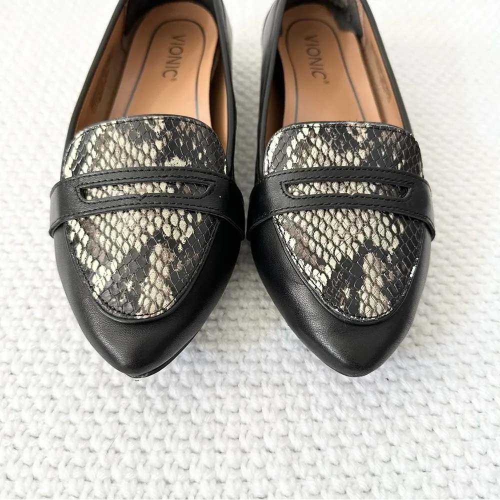 Vionic  Black Snake Savannah Boa Leather Pointed Toe Slip On Loafer 7 Wide Width - Image 4