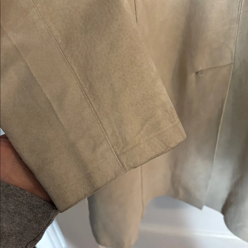 Newport Harbor Tan Leather Button - Image 7