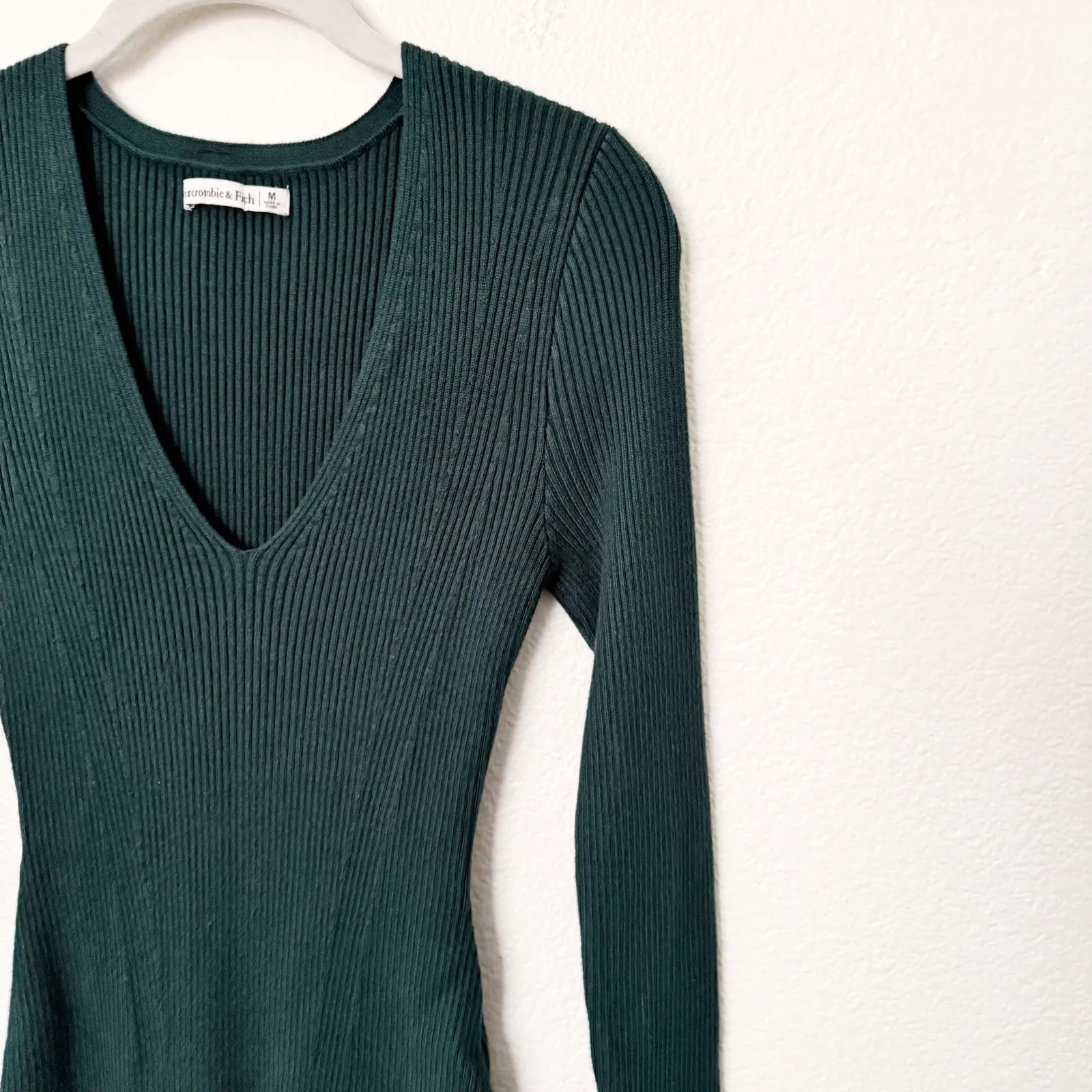 [Abercrombie & Fitch] Green Ribbed Knit V-Neck Sweater Bodysuit Top Sz Medium M - Image 7