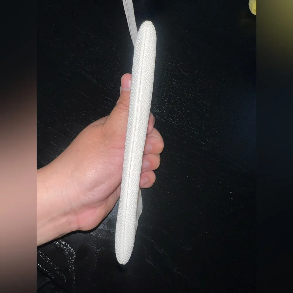 Coach White Wristlet Bag pre owned - Image 7