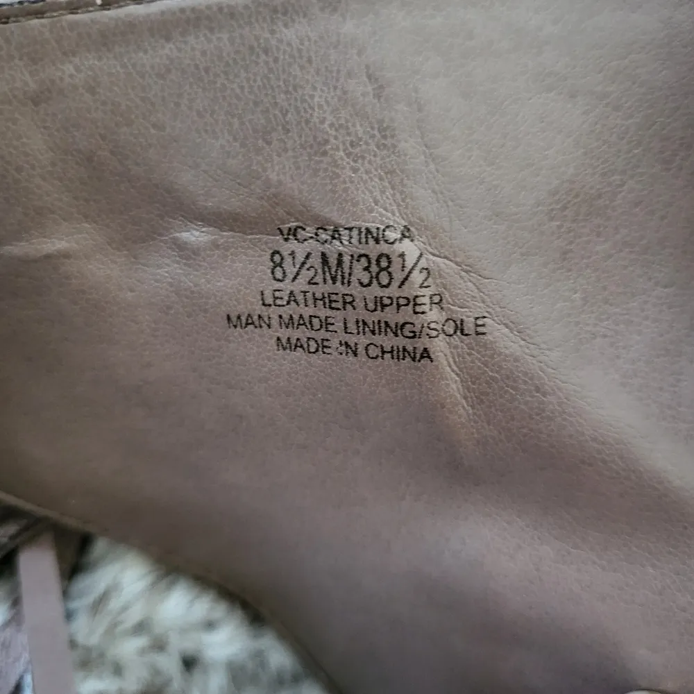 Vince Camuto Catinca Fringe Peep Toe Ankle Boots Chunky Heel Taupe Size 8.5 - Image 8