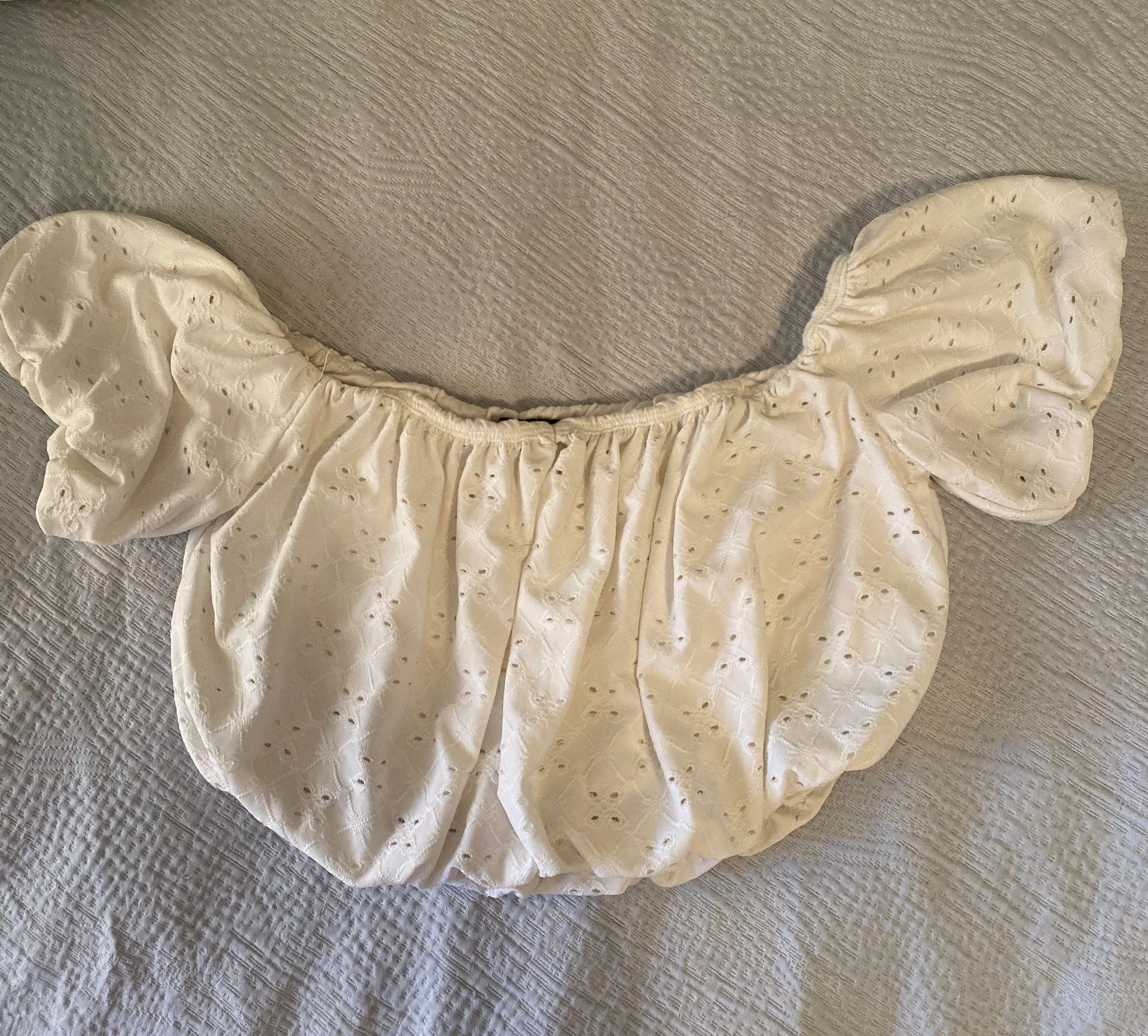 Off The Shoulder Crop Top - Image 2