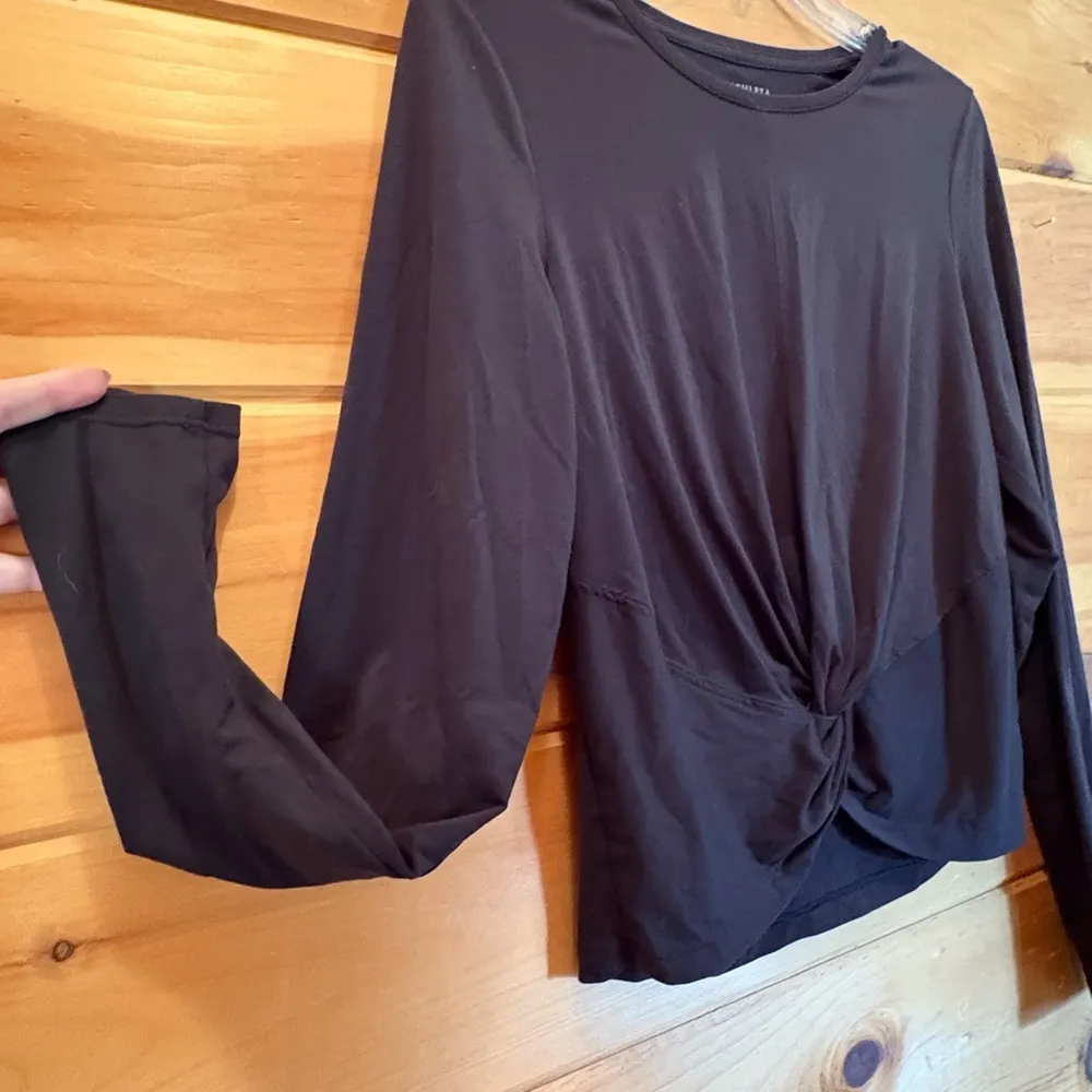 Athleta Black Knot Front Blouse with Long Sleeves Size M - Image 3