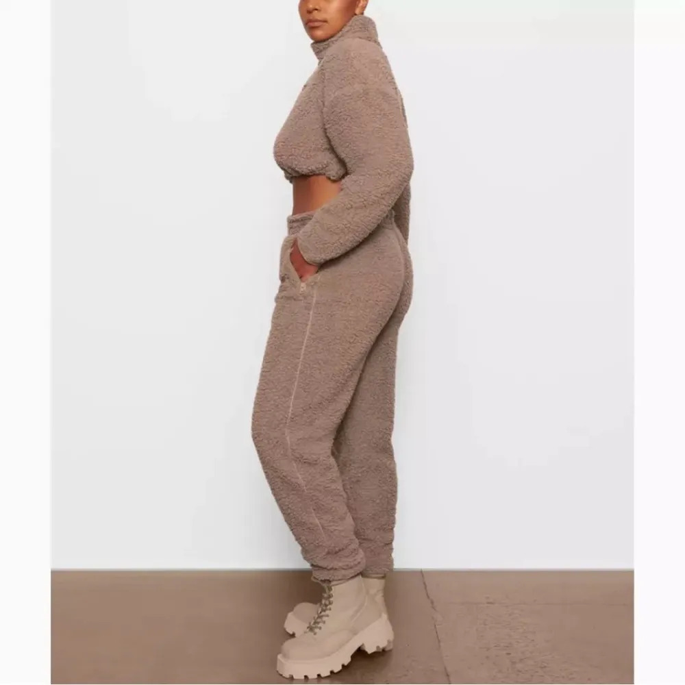 SKIMS Teddy Sherpa Jogger Pants - Image 2