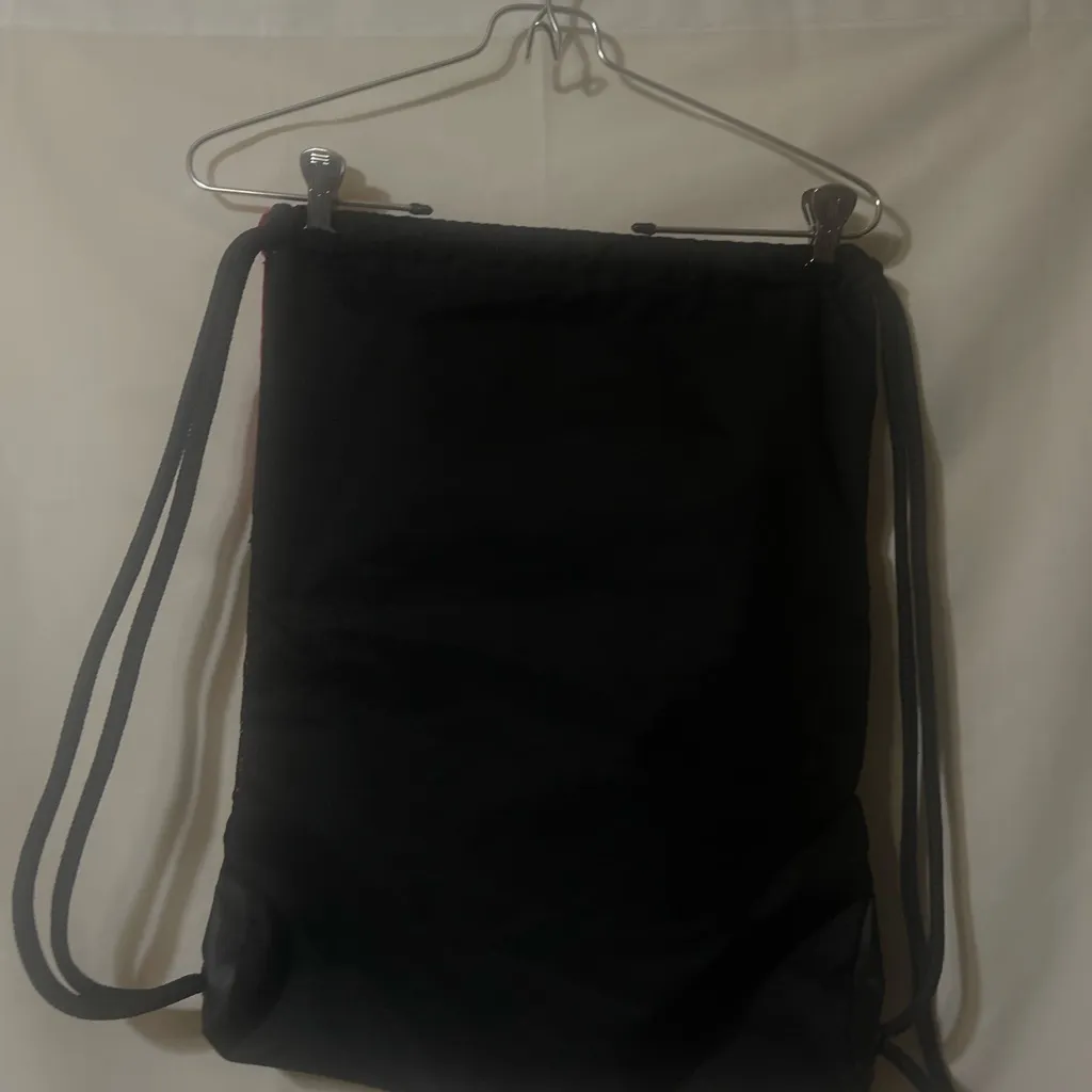 Adidas Vibrant Pink and Black Gym Sack - Image 3