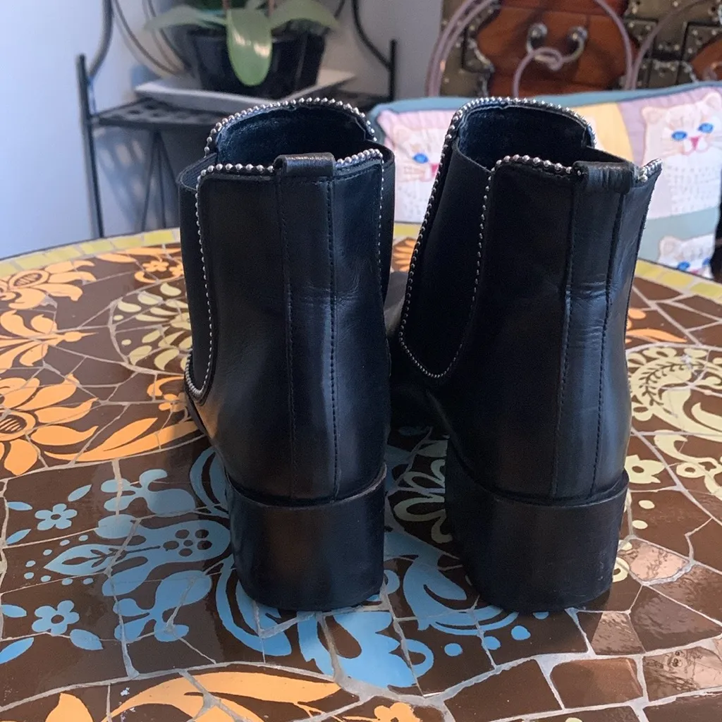 CARVELA SPIRE LEATHER BLOCK HEEL ANKLE BOOT WITH BALL CHAIN STUD Sz 6.5… Black - Image 5