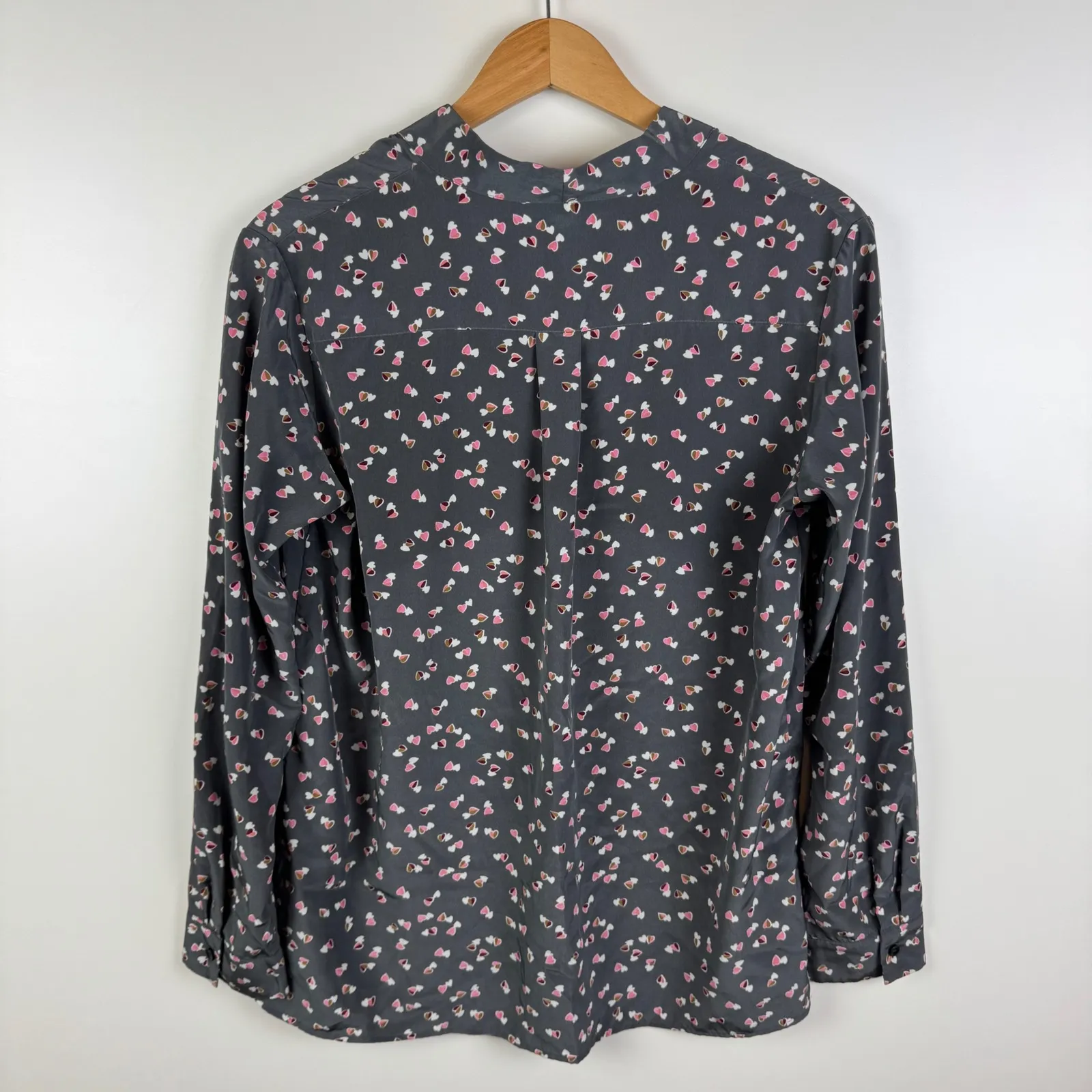 Uniqlo Heart‎ Print Bow Tie Neck Blouse Medium Long Sleeve Office Kawaii Cute - Image 4