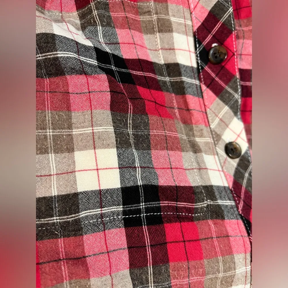 Finley Red Black Plaid Buttoned Flannel Long Sleeve Collared Shirt Size Medium - Image 13