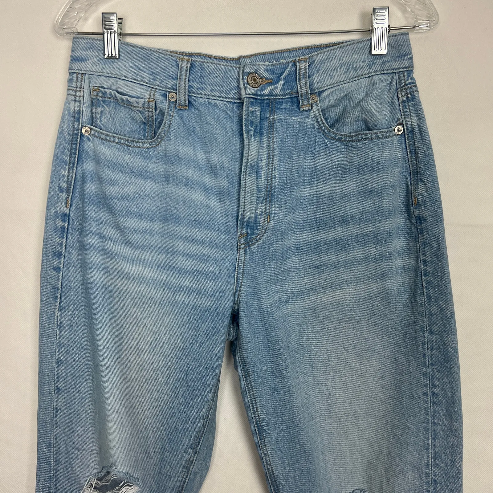 American Eagle Mom Jean Size 6 Reg High Rise Distressed - Image 4