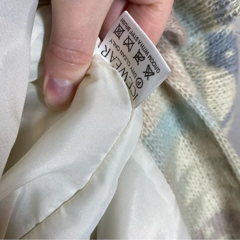 Vintage Icewear Wool Coat Pastel Aztec Southwestern Made in Iceland size small Tan - Image 5