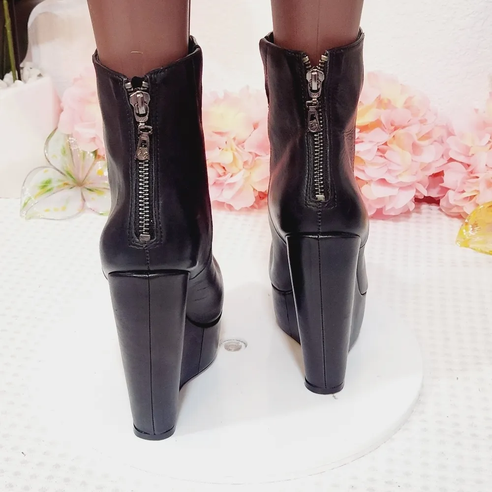 Bcbg Max AZRIA Neroli Platform Leather Wedge Boots Size 6.5M - Image 4