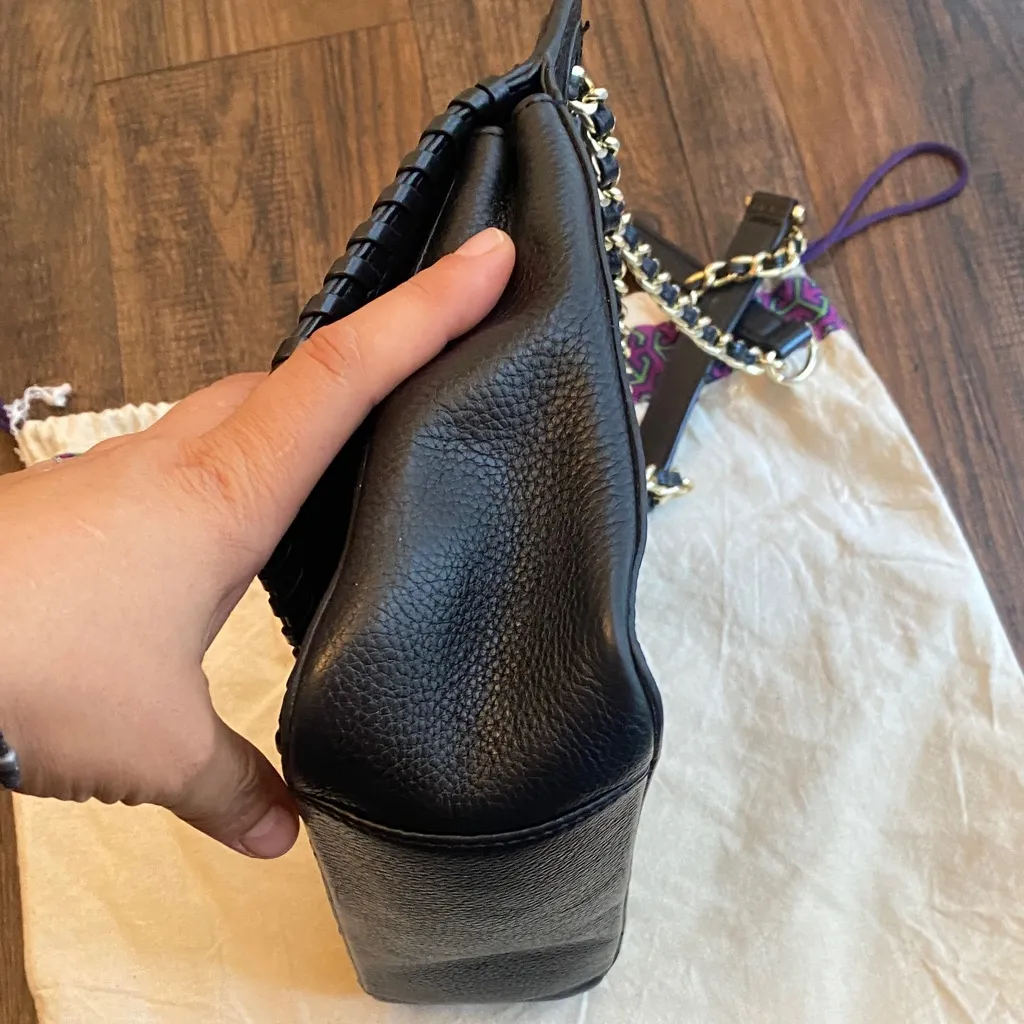 Tory Burch Marion Black Leather Shoulder Bag with Gold Chain - Image 12