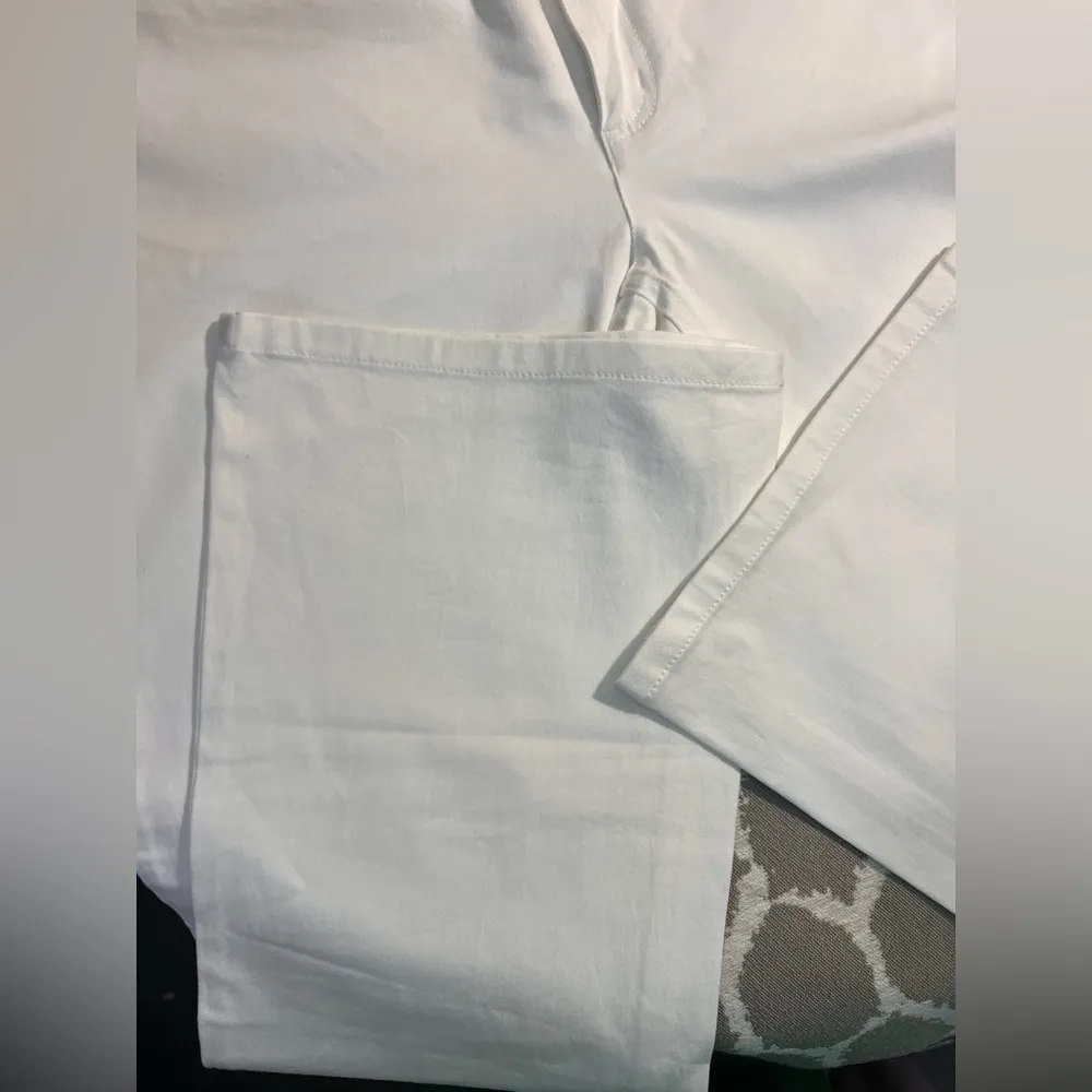 Isaac Mizrahi White Jeans boot cut flare 8P
Summer designer business casual NWOT - Image 9