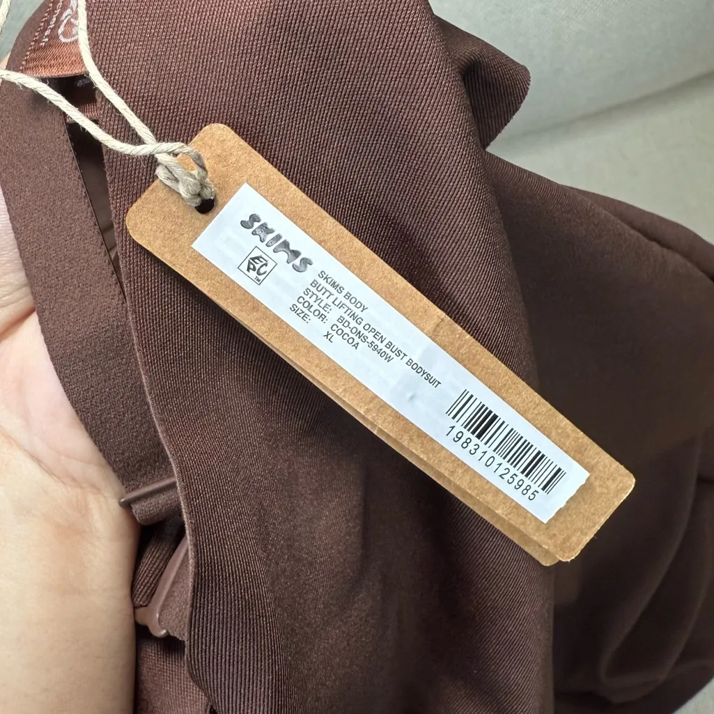 NWT Skims Body Butt Lifting Open Bust Padded Bodysuit - Image 9