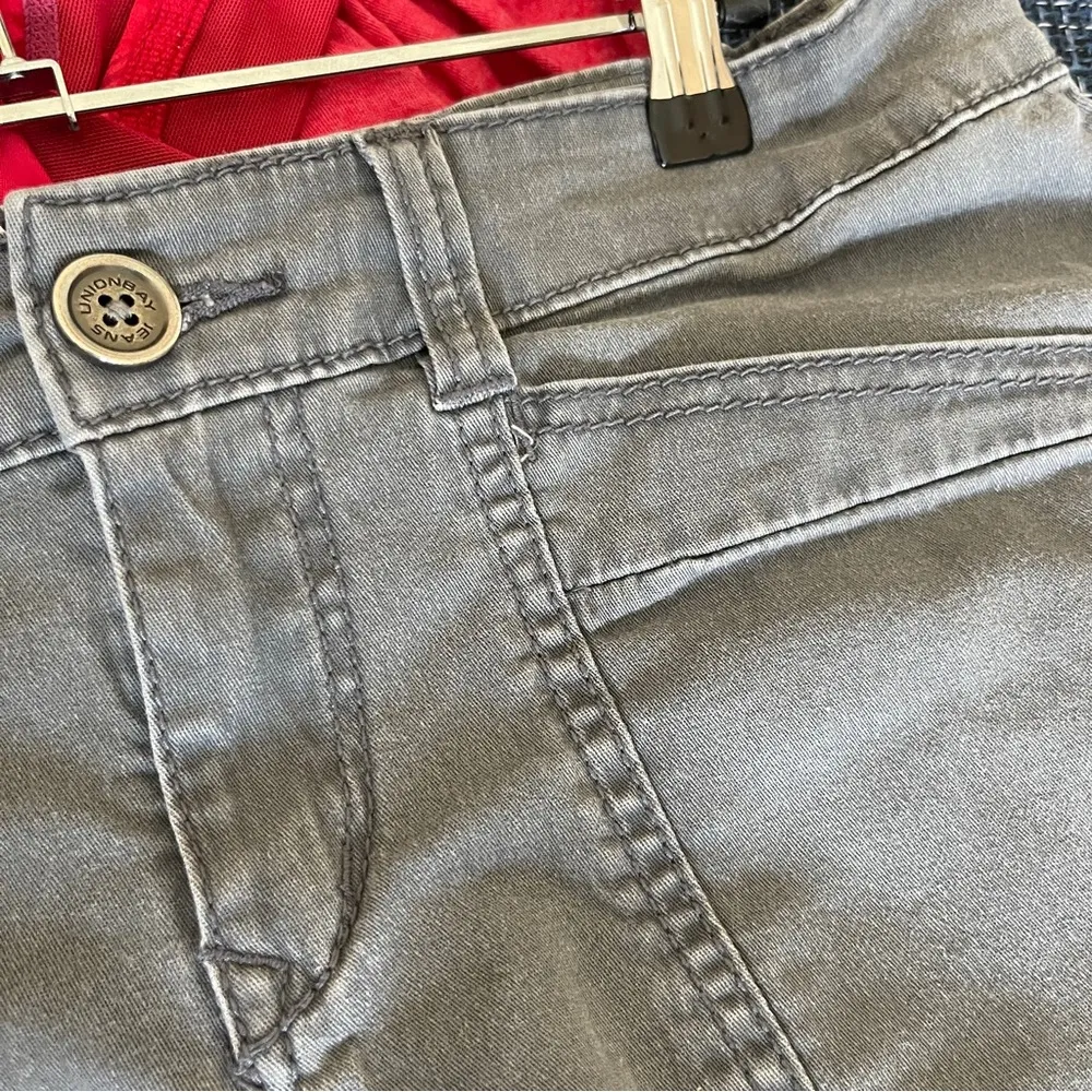 UNIONBAY | Gray Chino Shorts Sz 11 - Image 2