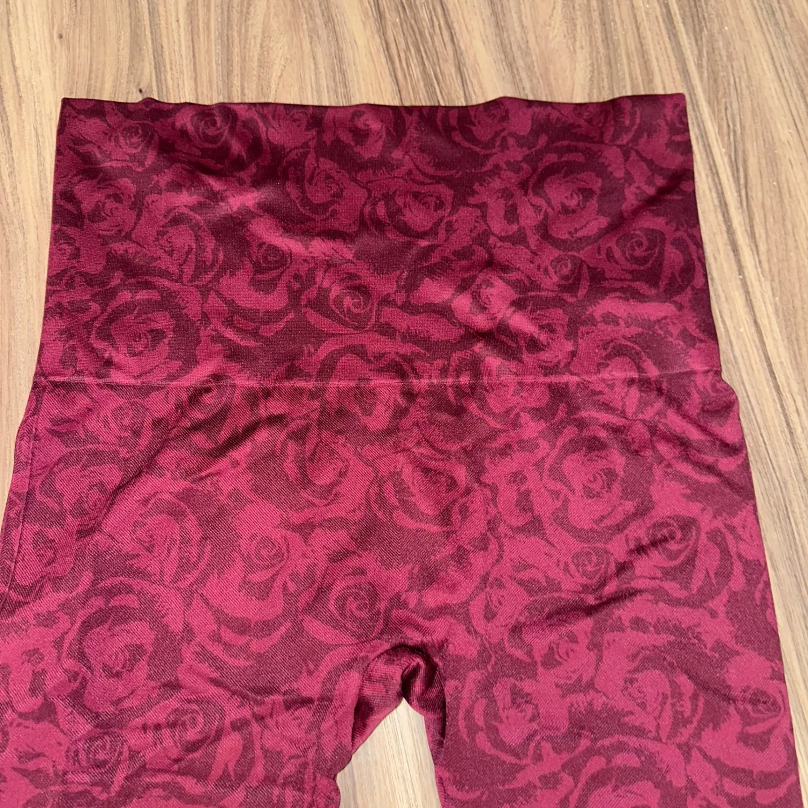 SPANX Rose Print Seamless High‎ Waist Leggings Burgundy Size 3X 3TG - Image 2