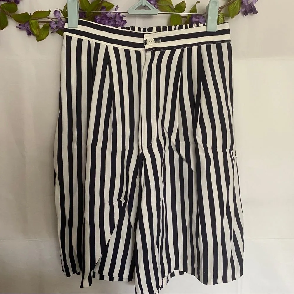 Maternity Zoompy sailor like 2 piece pinstripe short set Blue Size undefined - Image 14