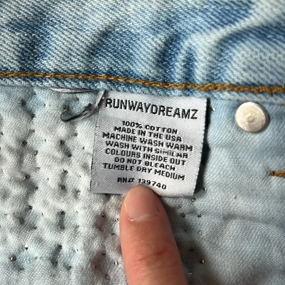 RUNWAYDREAMZ Malibu Acid Rollers Short Size 24 - Image 6