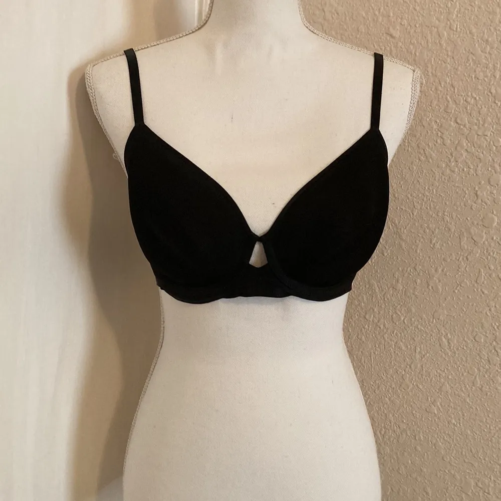 Lightly Lined Convertible Bra Black Size 34 D - Image 2