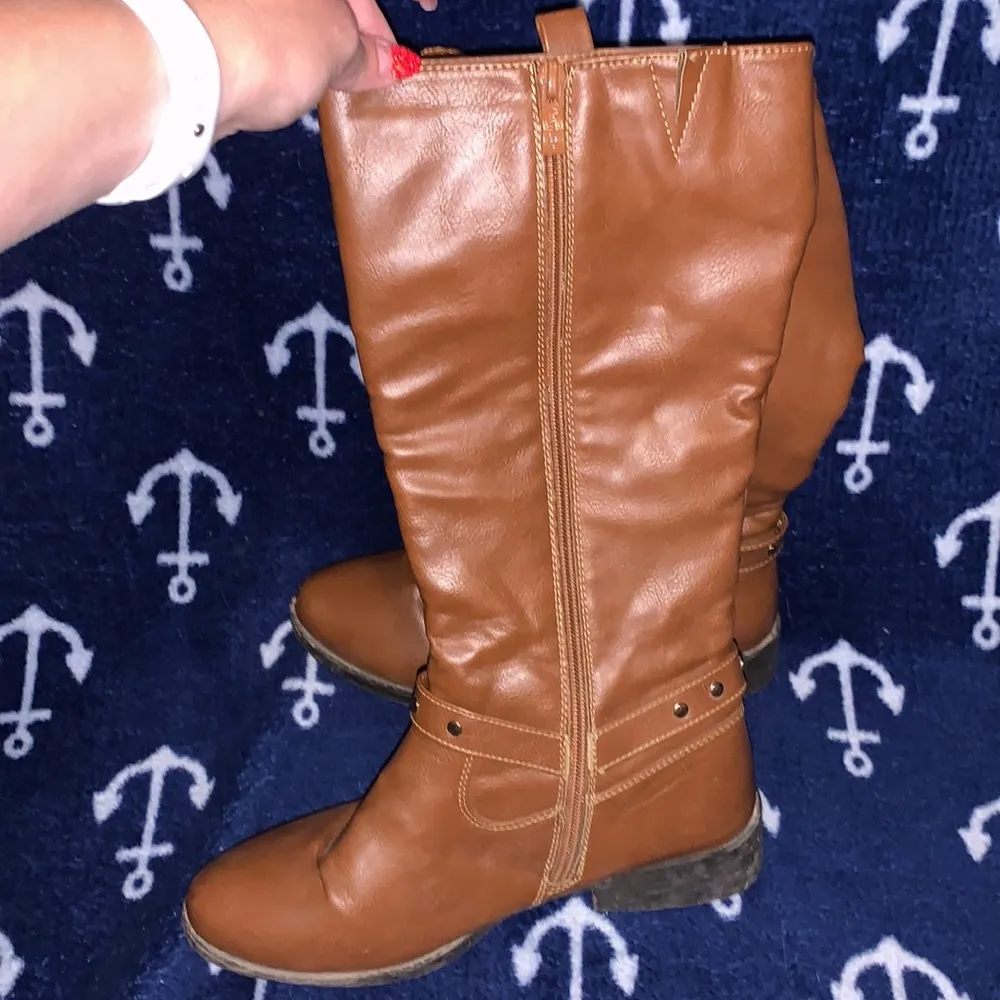 Wanted Lismore Tan Tall Boots With Strap & Stud Detail Inside Zip Size 8.5 - Image 3