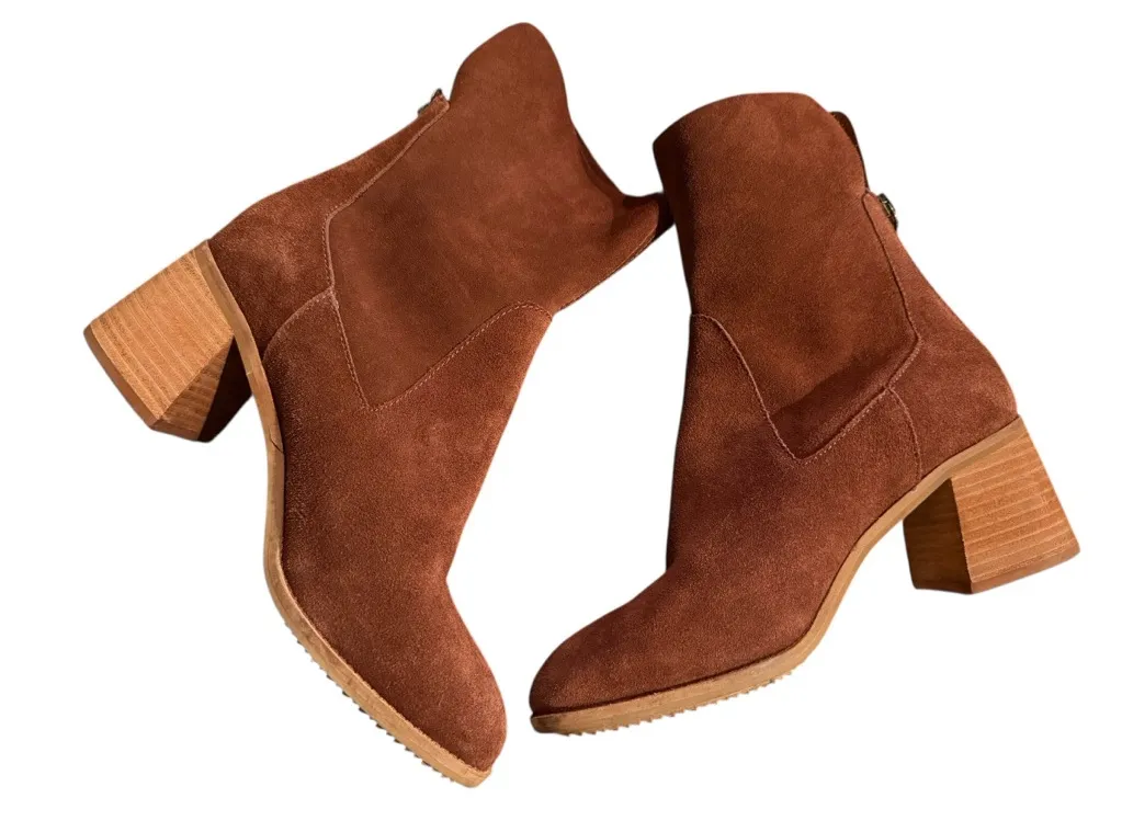 Kelsi Dagger 8.5 wide island suede chic block heel Ankle Bootie winter round toe - Image 1