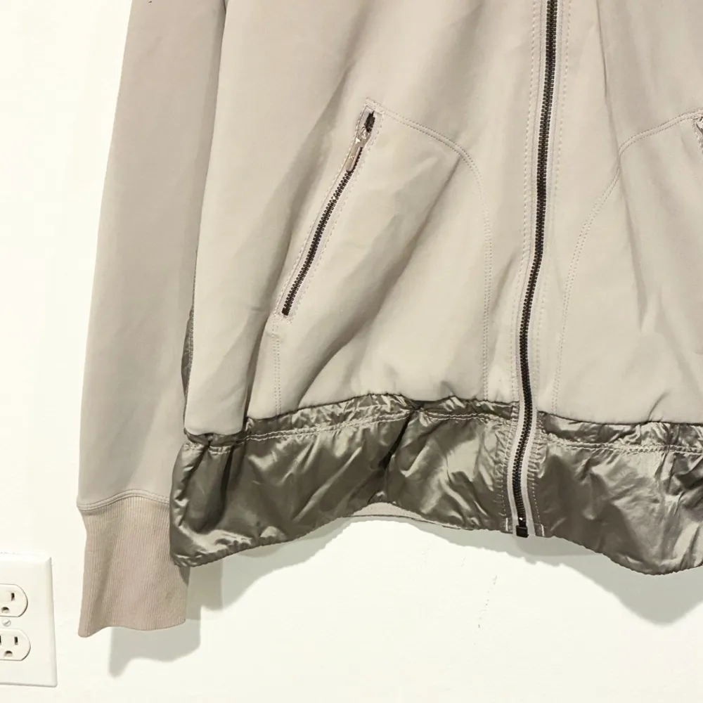 Lululemon Women's Swept Along  Athletic Jacket Dark Chrome Gray Full Zip Size XS - Image 3