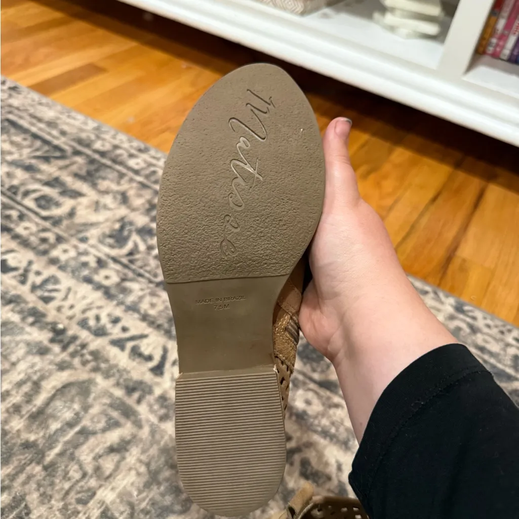 Matisse Tan Suede Ankle Booties with Classic Design size 7.5 - Image 6