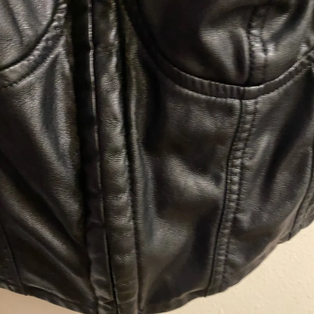 Iris Women’s Juniors Black Faux Leather Crop Top L Bust 35” Sweetheart Neckline - Image 7