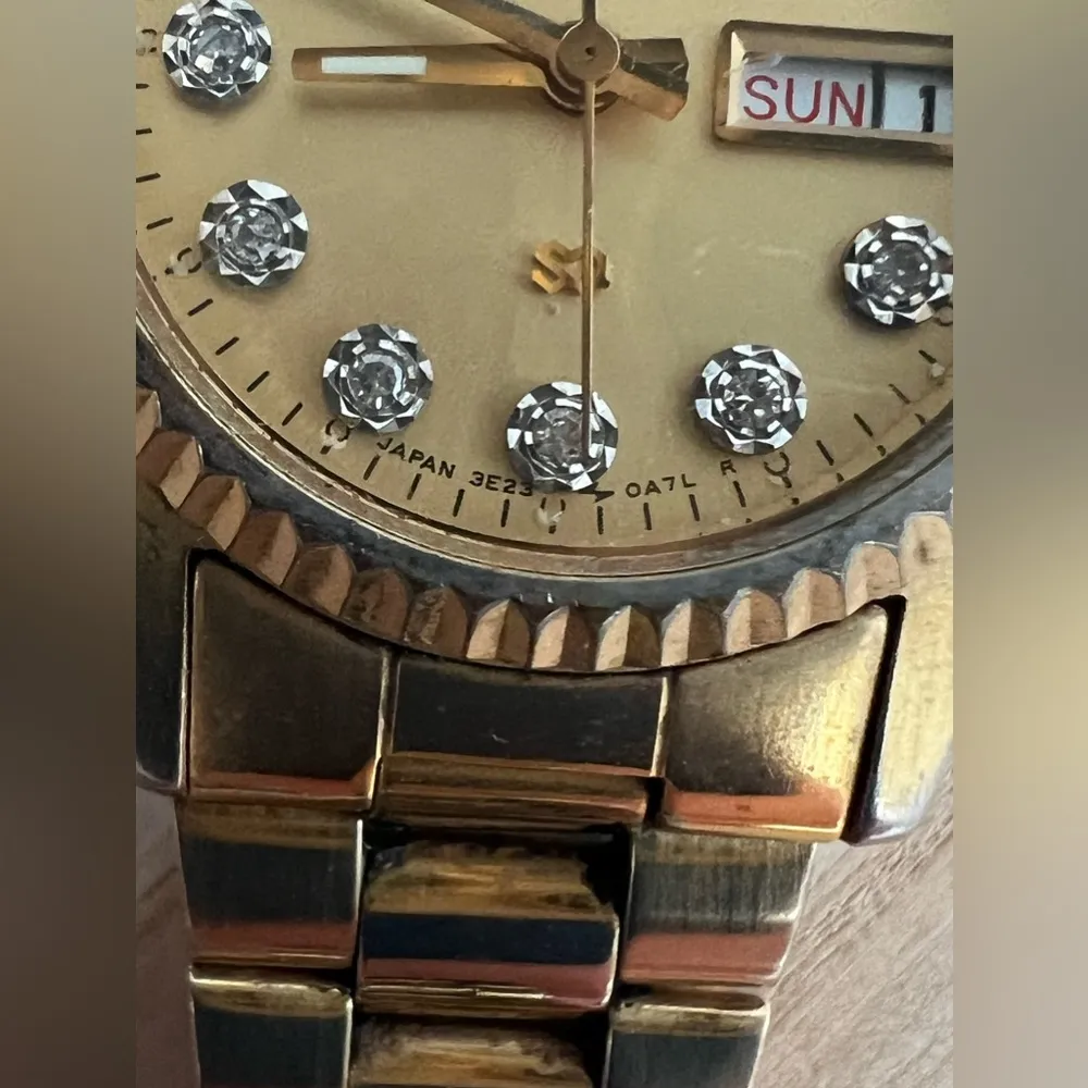 Seiko SQ Ladies Watch RARE Vintage Crystals Gold Tone Dial Bracelet Date Window - Image 7
