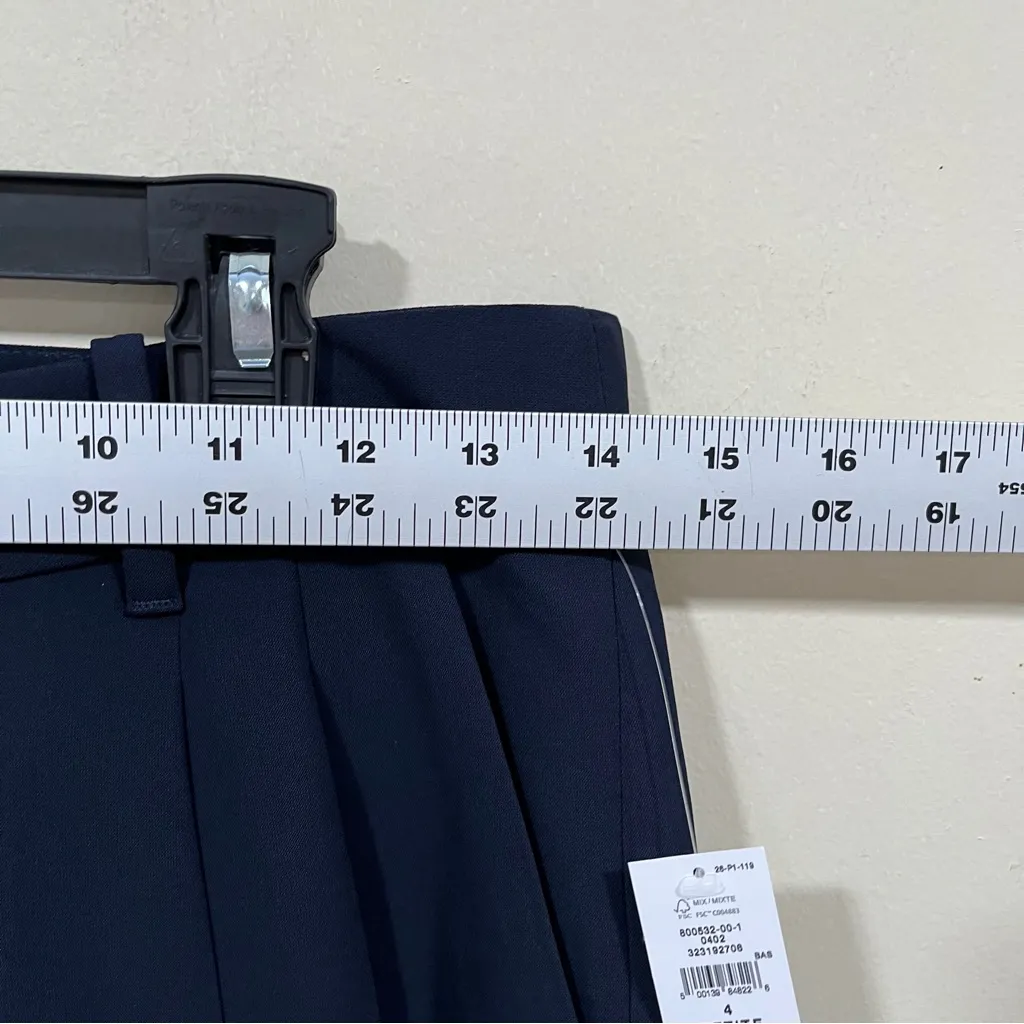 NWT Gap Easy Crepe Trousers pants Color
Navy uniform size 4 petite wide leg - Image 5