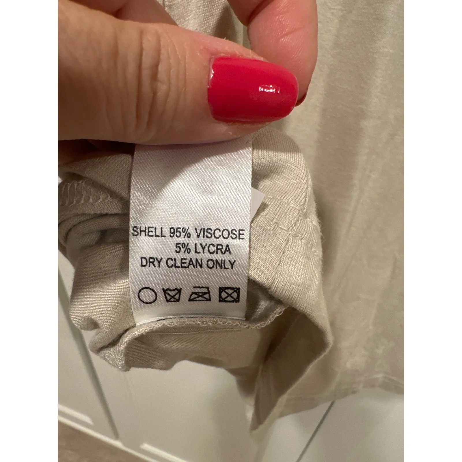 Judith March Blondie T-Shirt Top V-Neck Short Sleeve Yellow Beige Small - Image 5