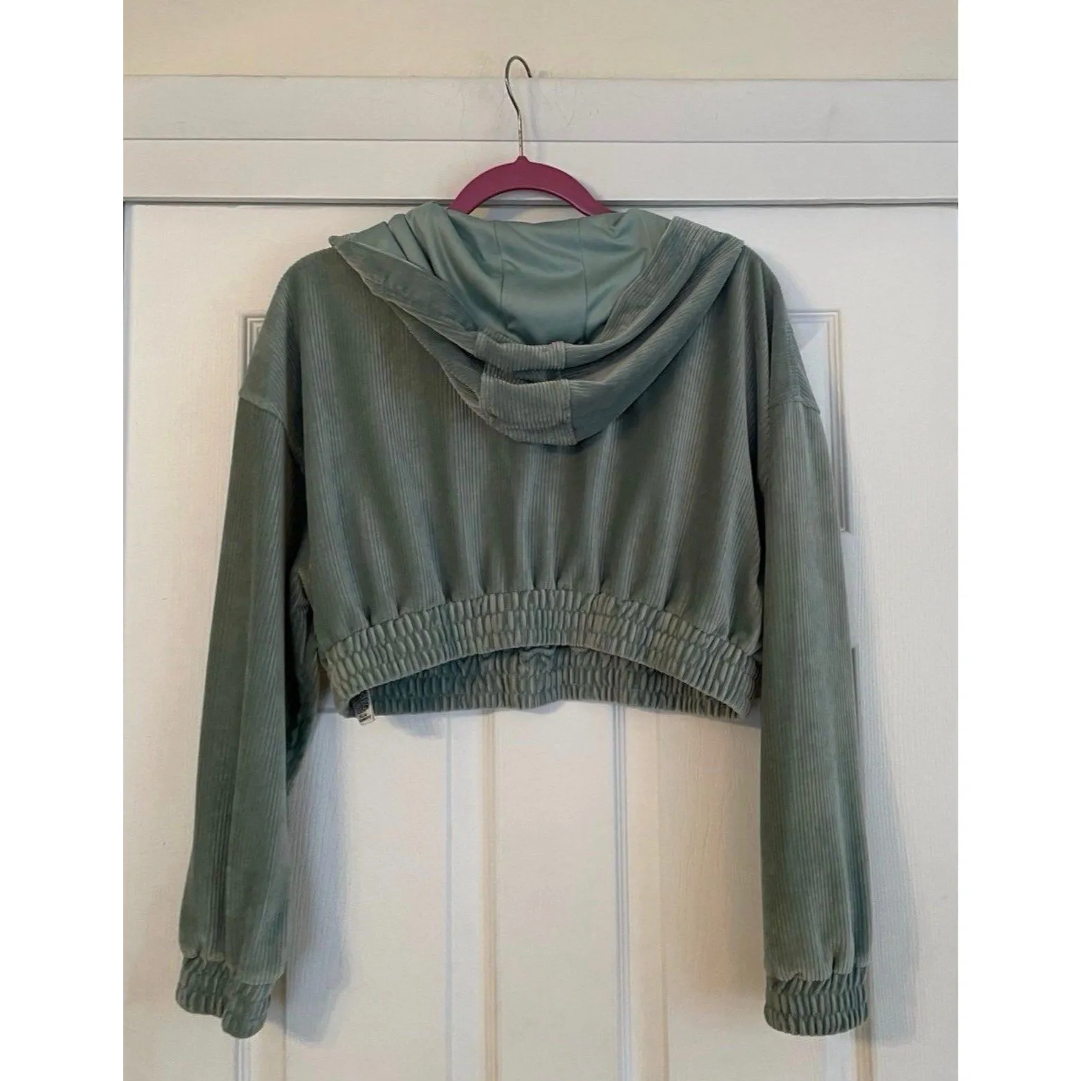 ZARA cropped velvet sweatshirt size LARGE - Image 2