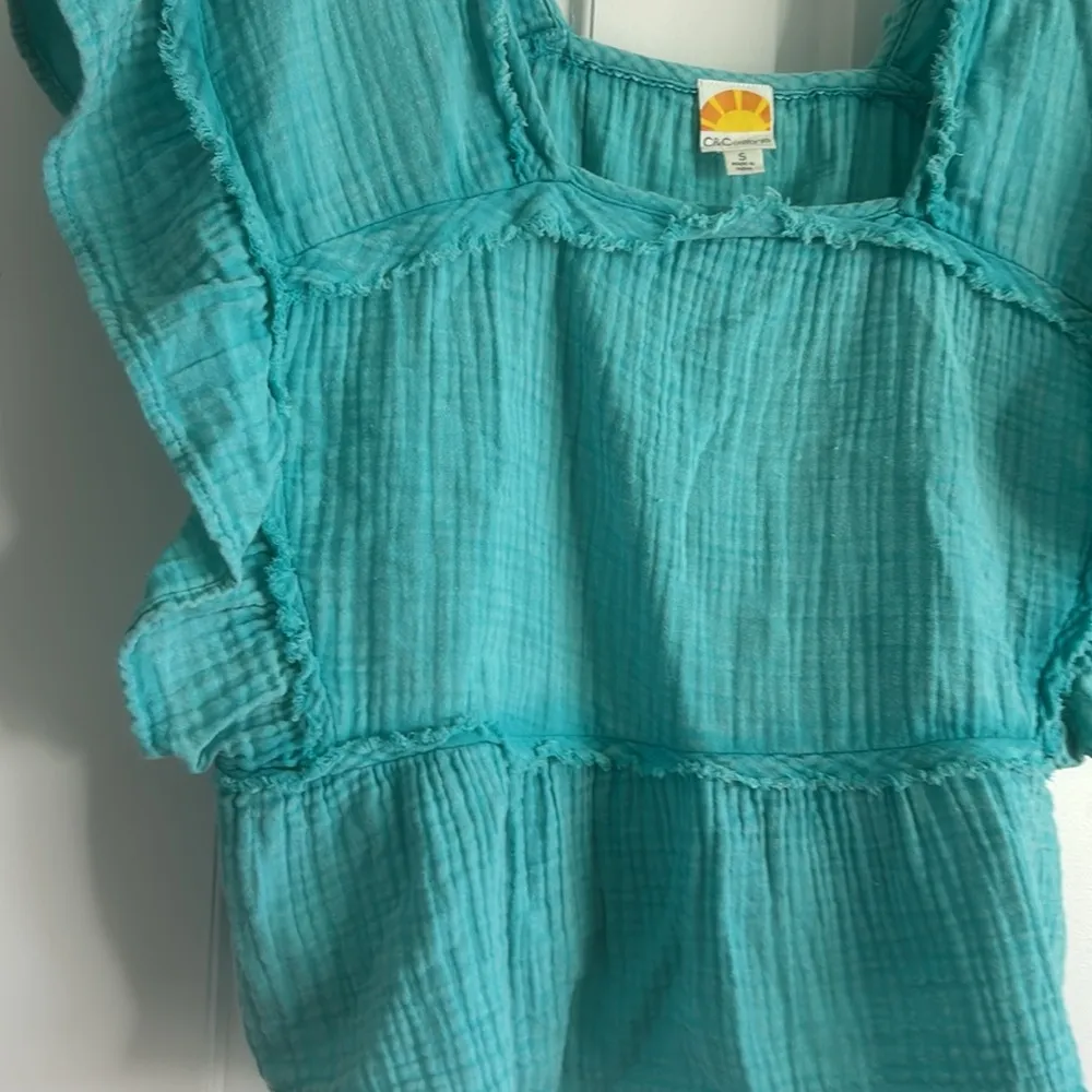 Adorable C & C California Waffle Knit Blouse - Image 3