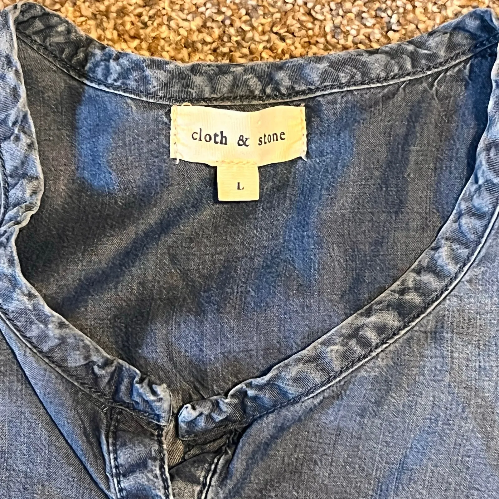 Anthropologie Cloth & Stone Denim Jean Top Women's Blue Denim Long Sleeve. Large - Image 3