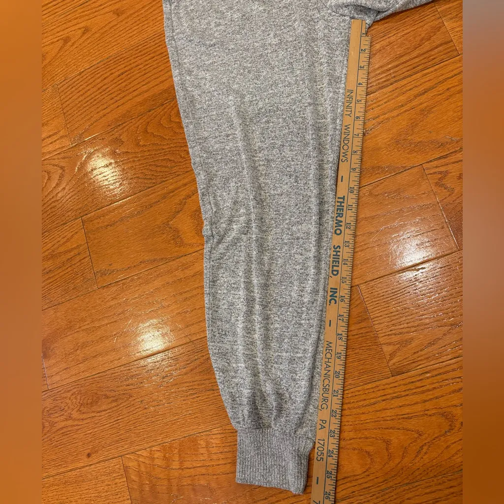 LOVE by Gap Soft Knit Gray Jogger Pants – Size M Size M - Image 6