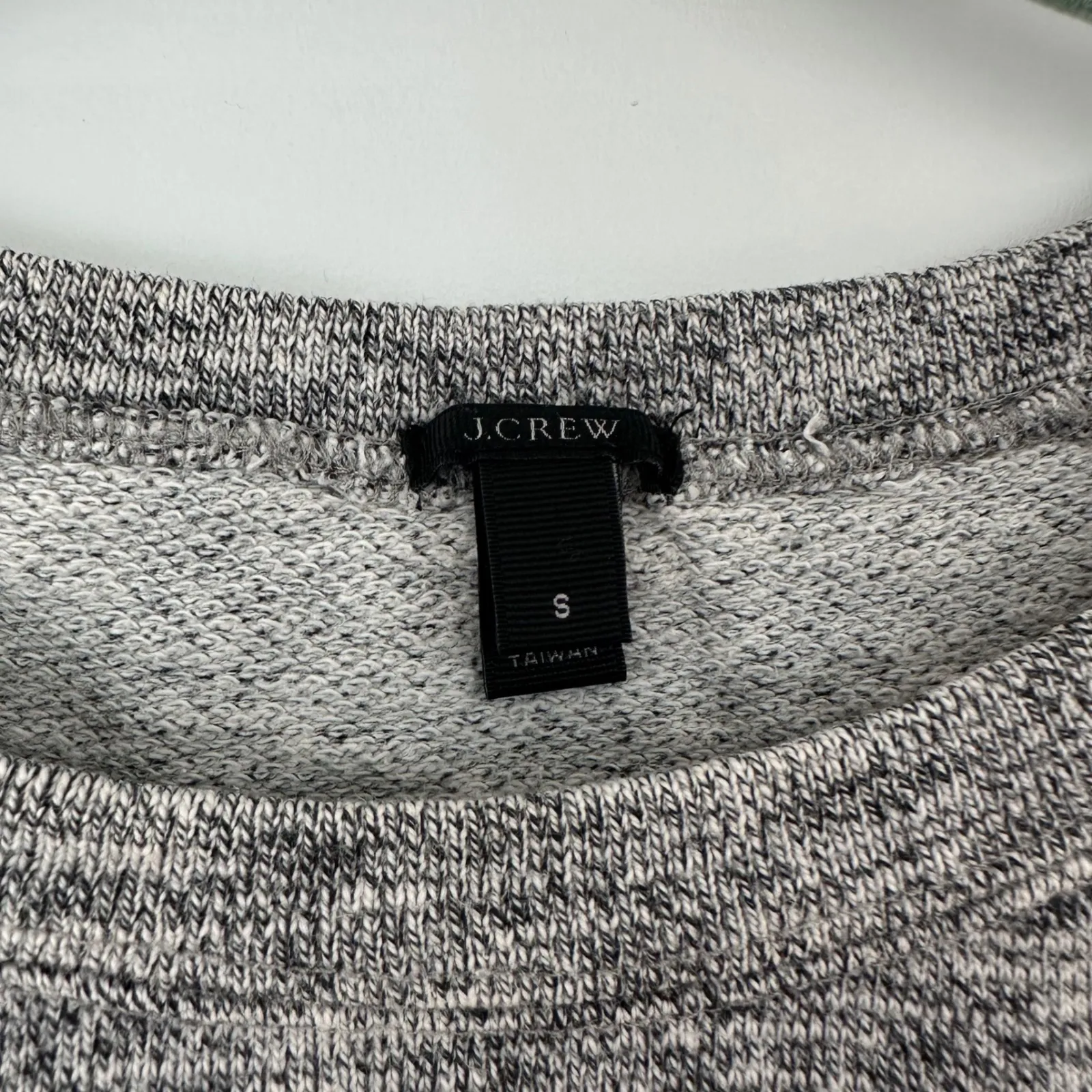 J.Crew‎ Gray Pullover Top 3/4 Sleeve Raglan Everyday Casual Comfy Size S - Image 2